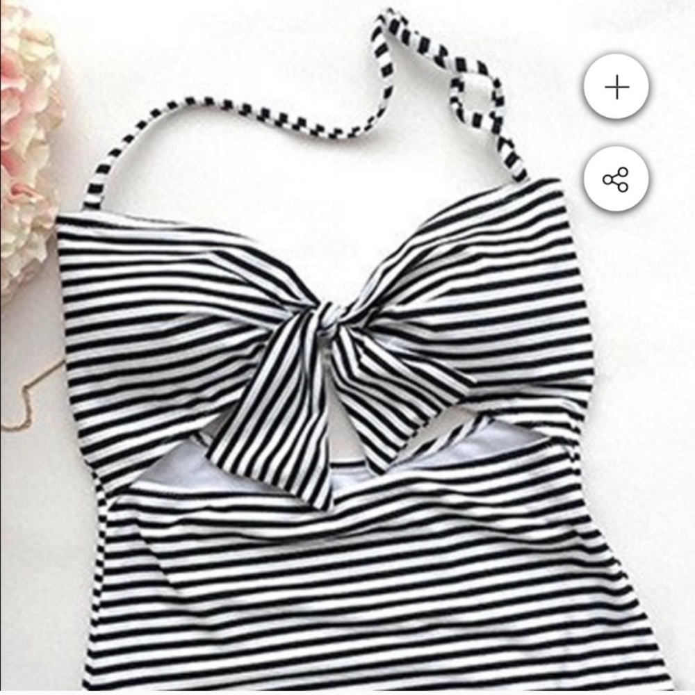 CUPSHE “Neat as a Pinstripe” Halter one-piece XL